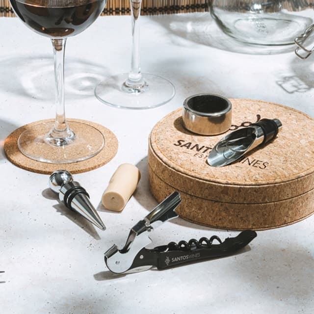 Set de vino en corcho personalizado - Imagen 1